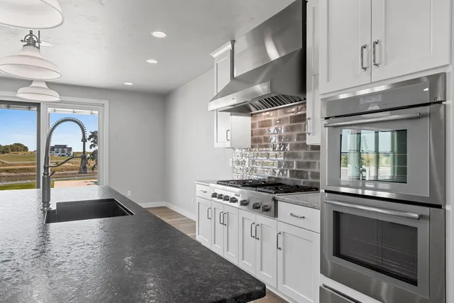 $1,489,900 | 167 Fox Shores Drive, Wrightstown, WI 54180