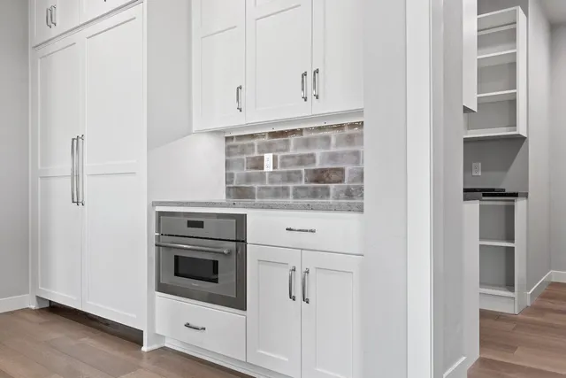 $1,489,900 | 167 Fox Shores Drive, Wrightstown, WI 54180