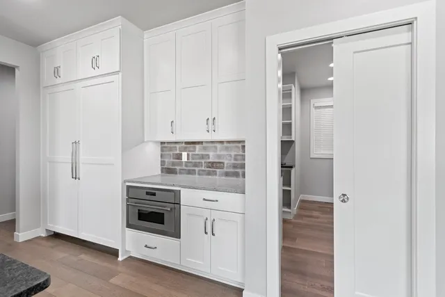 $1,489,900 | 167 Fox Shores Drive, Wrightstown, WI 54180