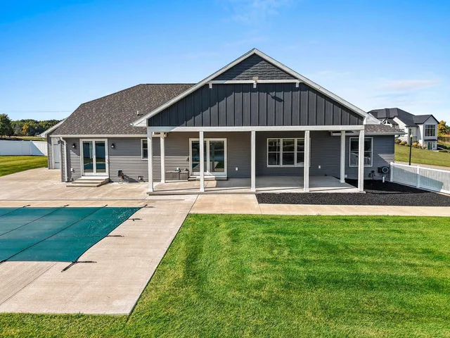 $1,489,900 | 167 Fox Shores Drive, Wrightstown, WI 54180