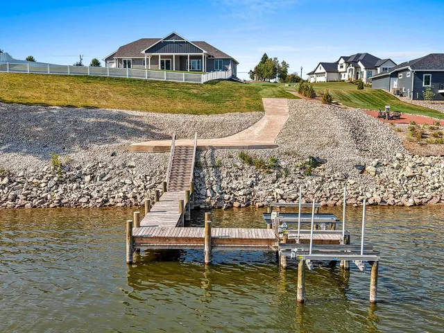 $1,489,900 | 167 Fox Shores Drive, Wrightstown, WI 54180