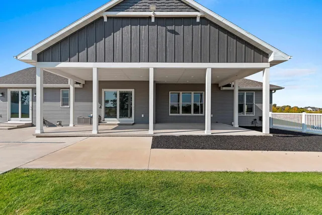 $1,489,900 | 167 Fox Shores Drive, Wrightstown, WI 54180