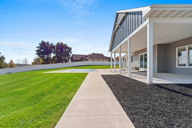 $1,489,900 | 167 Fox Shores Drive, Wrightstown, WI 54180