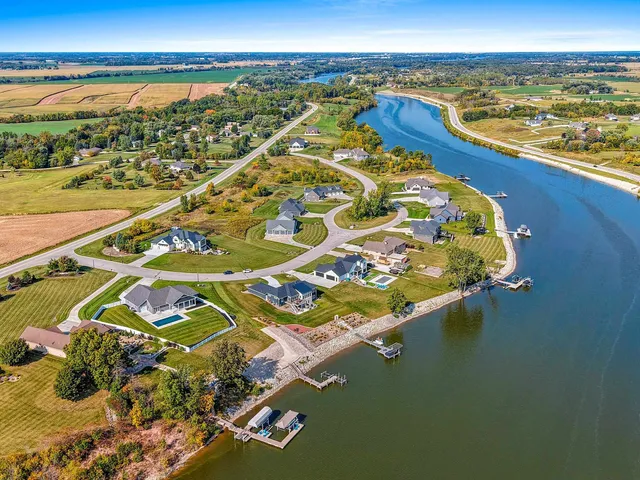 $1,489,900 | 167 Fox Shores Drive, Wrightstown, WI 54180
