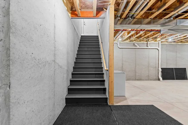 $1,489,900 | 167 Fox Shores Drive, Wrightstown, WI 54180