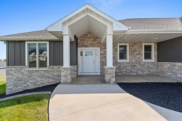 $1,489,900 | 167 Fox Shores Drive, Wrightstown, WI 54180