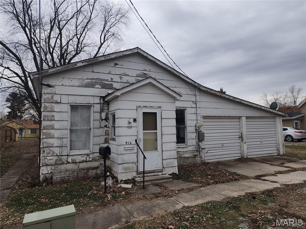 416 East 6th Street Staunton, IL 62088 - Photo 3 of 25