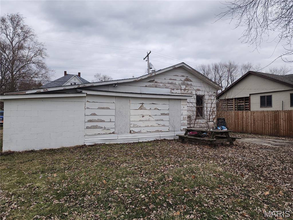 416 East 6th Street Staunton, IL 62088 - Photo 4 of 25