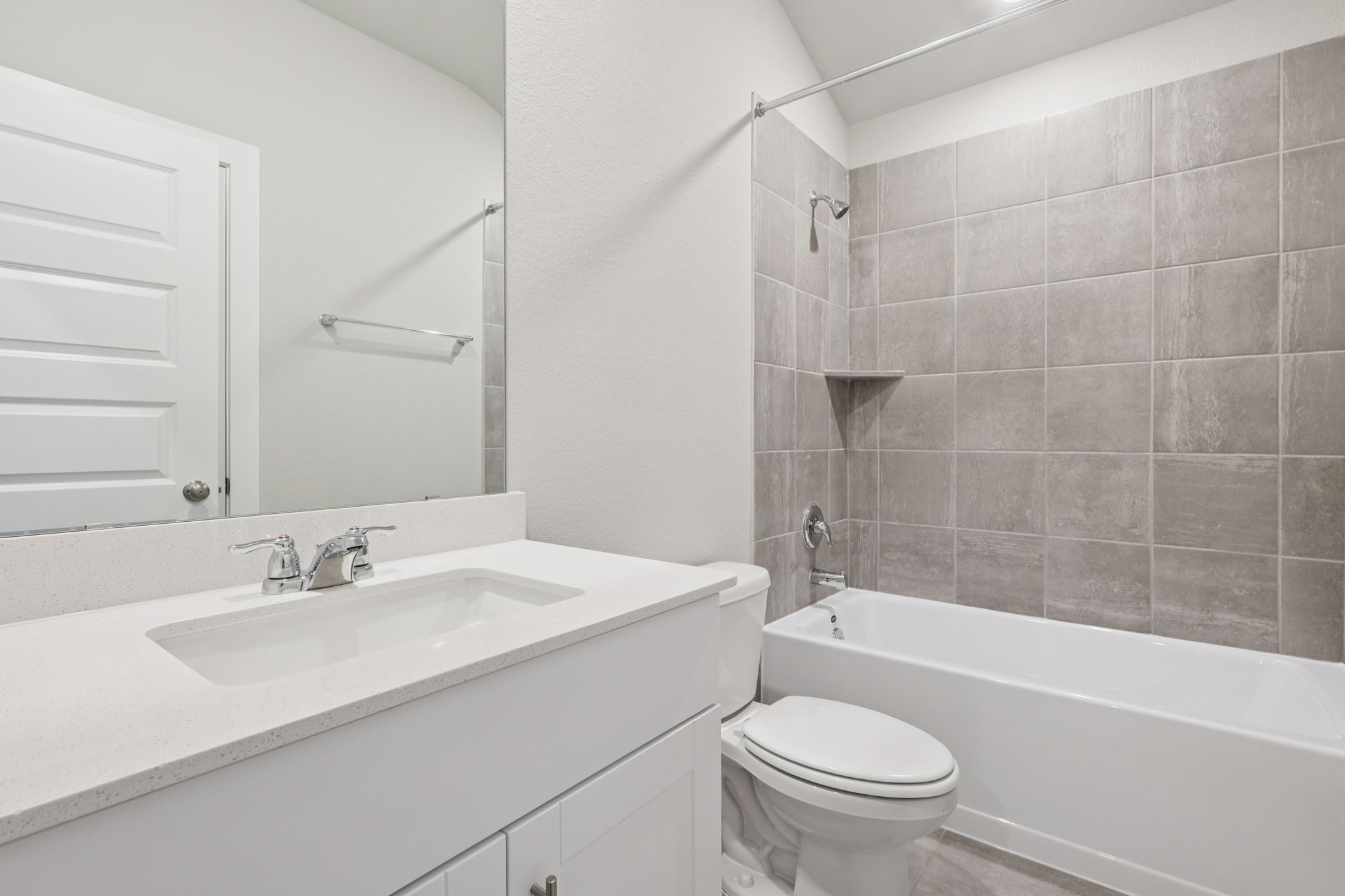 2639 Clapbread Lane Rosenberg, TX 77471 - Photo 16 of 31 a bathroom with a sink a toilet and a bathtub