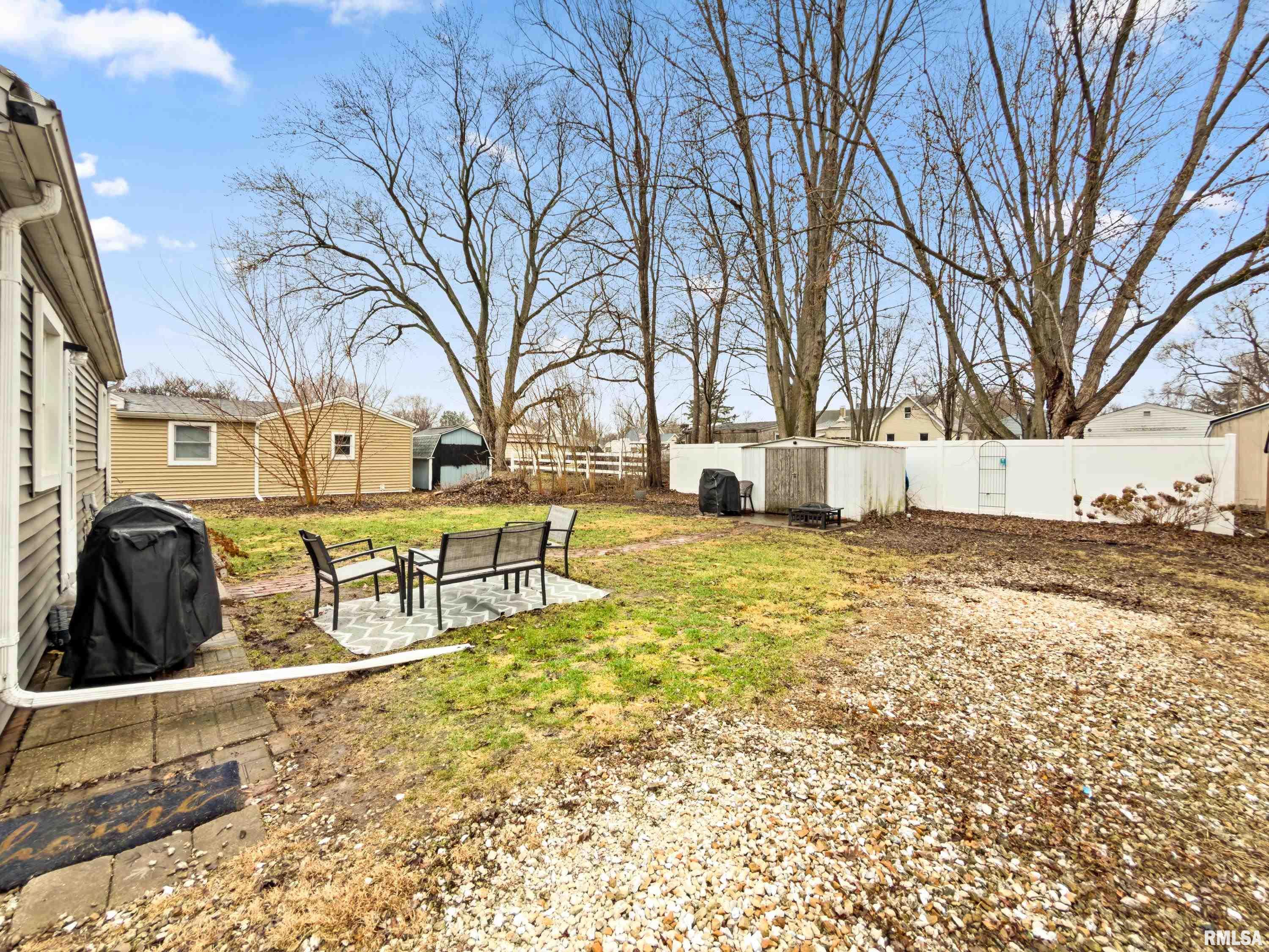 660 North 9th Avenue Canton, IL 61520 - Photo 3 of 19