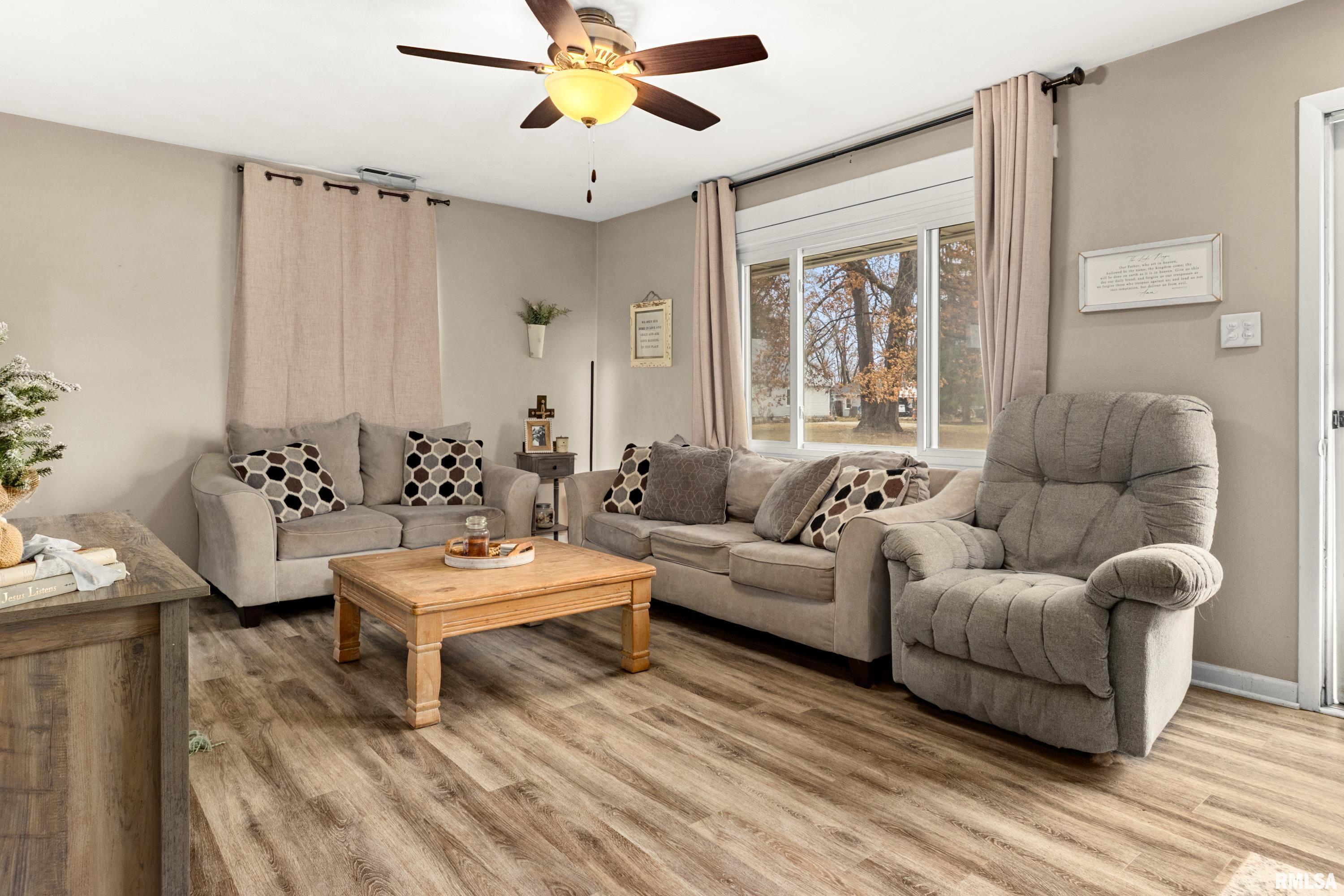 660 North 9th Avenue Canton, IL 61520 - Photo 8 of 19