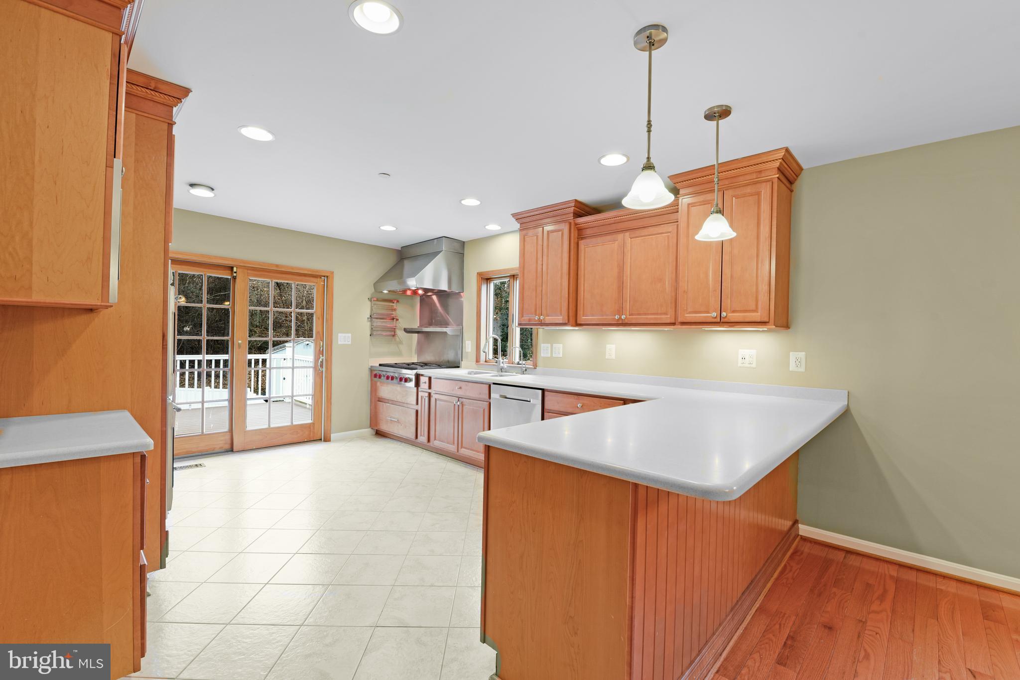 7715 Paradise Beach Road Pasadena, MD 21122 - Photo 15 of 66 KITCHEN