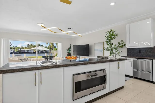 $12,000 | 513 South Riverside Drive, Pompano Beach, FL 33062