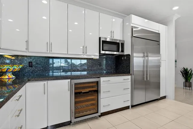 $12,000 | 513 South Riverside Drive, Pompano Beach, FL 33062