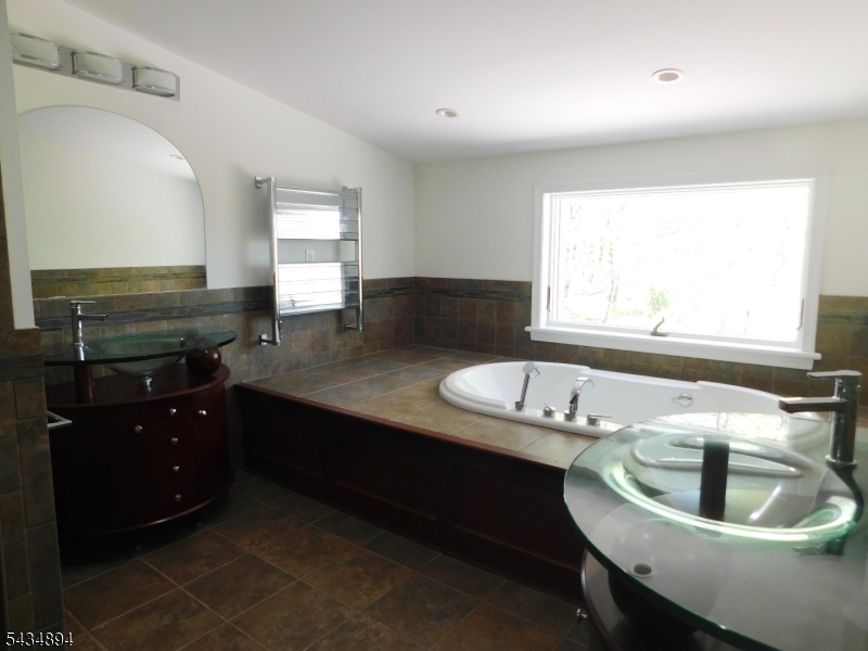 4 Spring Hill Road Annandale, NJ 08801 - Photo 32 of 41