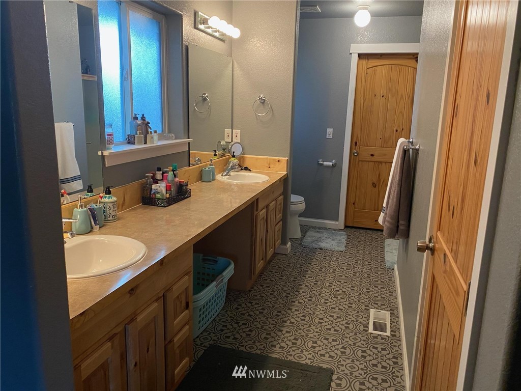 6140 186th Avenue Southwest Rochester, WA 98579 - Photo 22 of 32