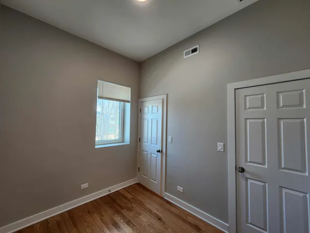 $2,300 | 6321 South Eberhart Avenue, Unit 2, Chicago, IL 60637