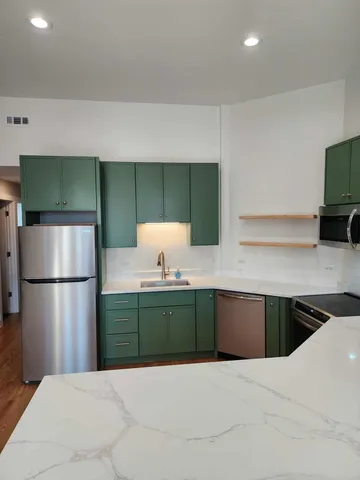 $2,300 | 6321 South Eberhart Avenue, Unit 2, Chicago, IL 60637