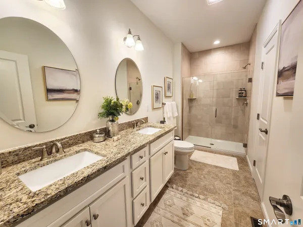 $605,000 | 137 Mulholland Way, Unit 83, North Haven, CT 06473