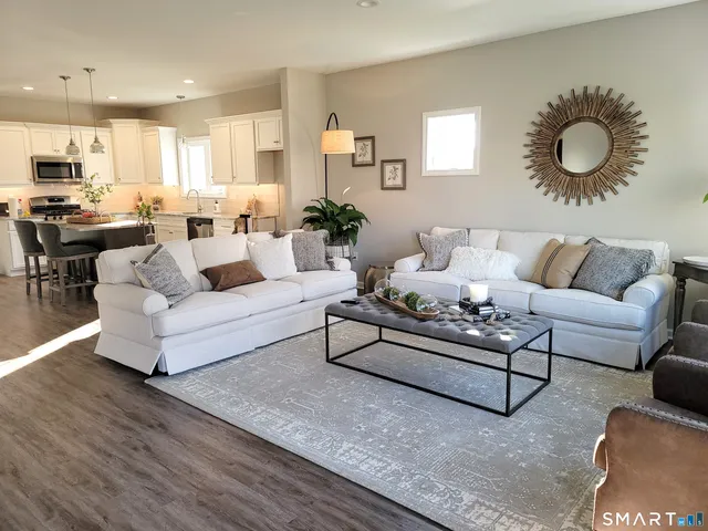 $605,000 | 137 Mulholland Way, Unit 83, North Haven, CT 06473