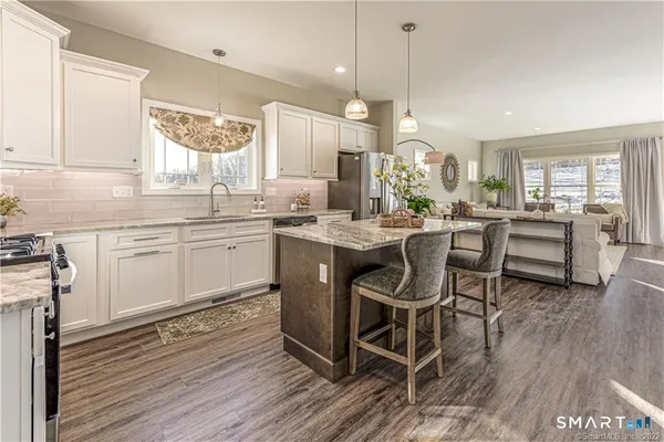 $605,000 | 137 Mulholland Way, Unit 83, North Haven, CT 06473