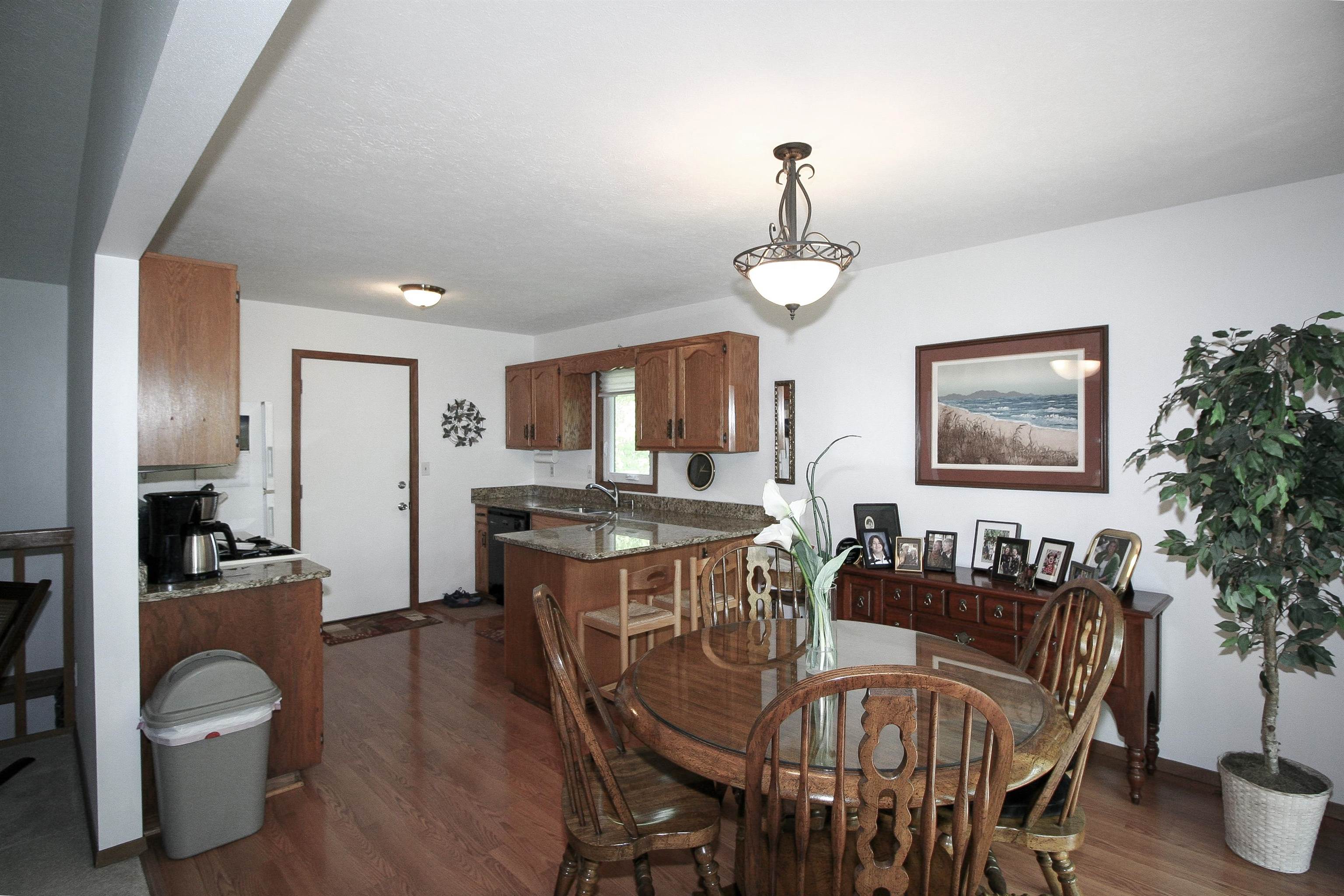 5457 Country Court Roscoe, IL 61073 - Photo 9 of 22