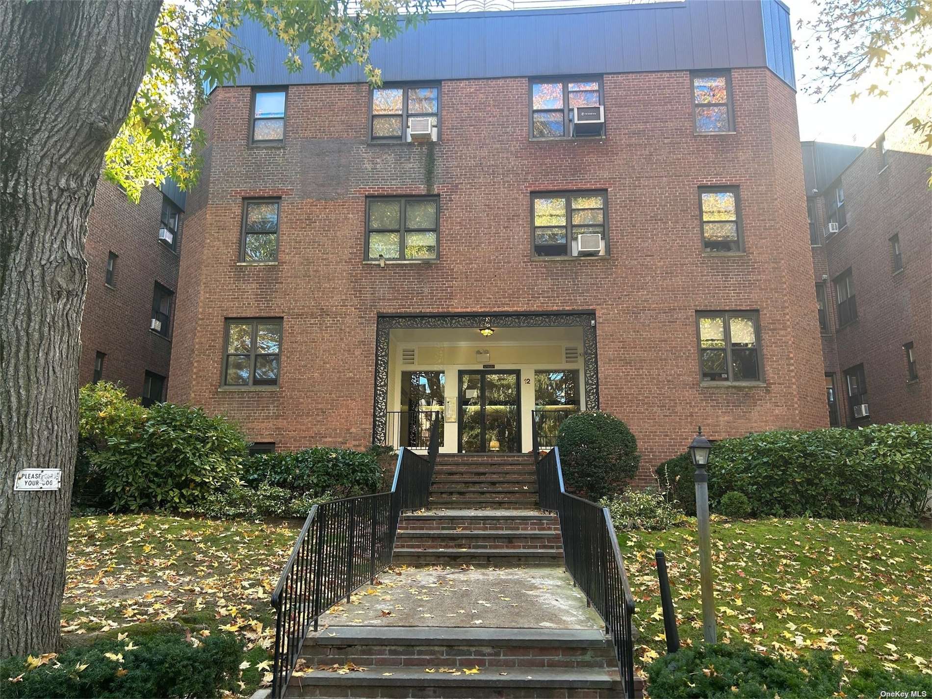 12 Welwyn Road, Unit 2P, Great Neck, NY 11021 Compass