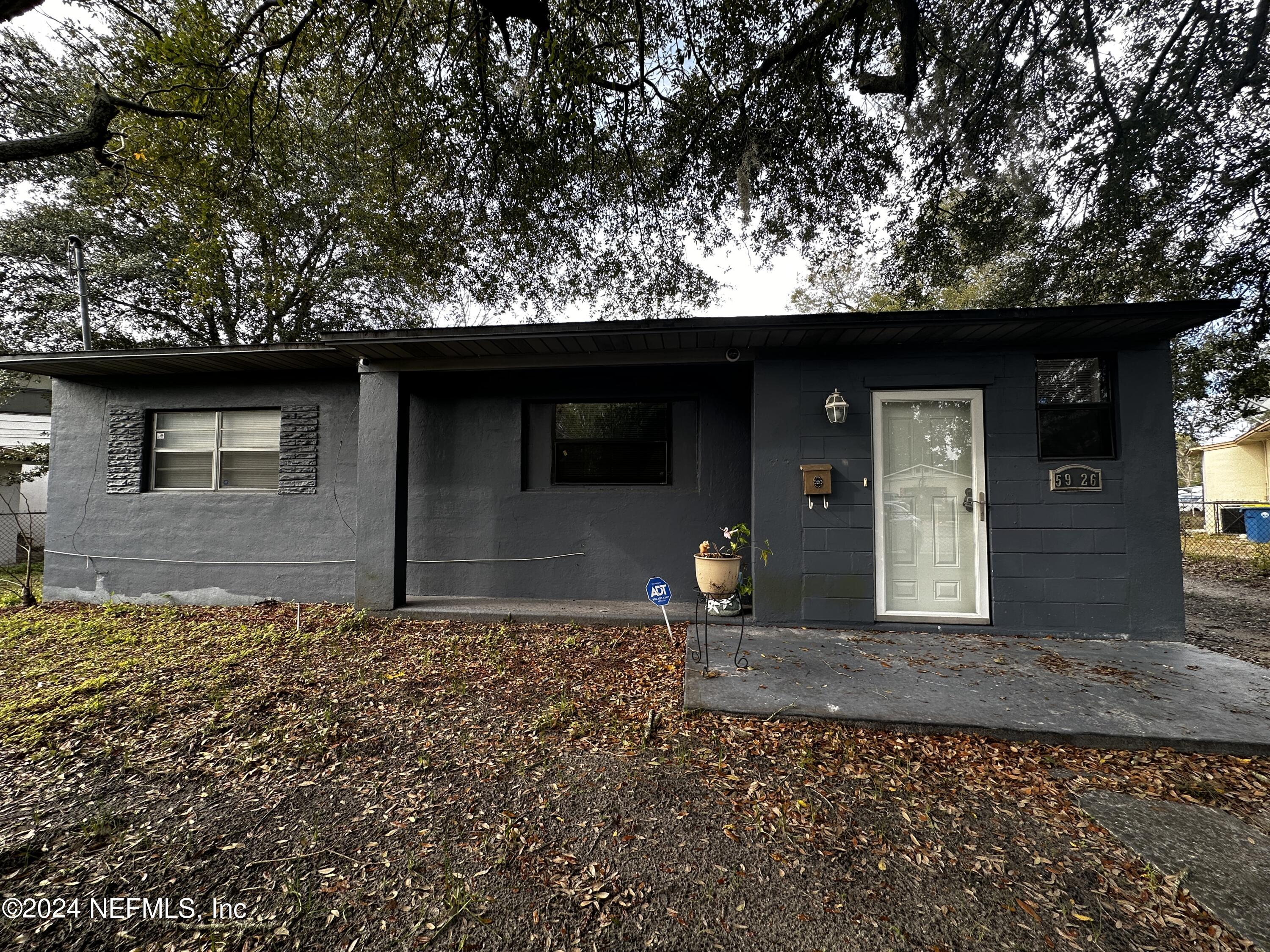 5926 Carnation Road Jacksonville, FL 32209 - Photo 1 of 12 Front