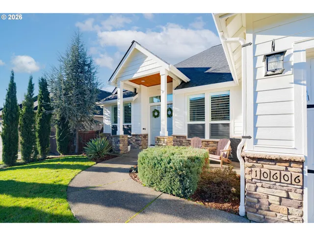 a house view with a outdoor space