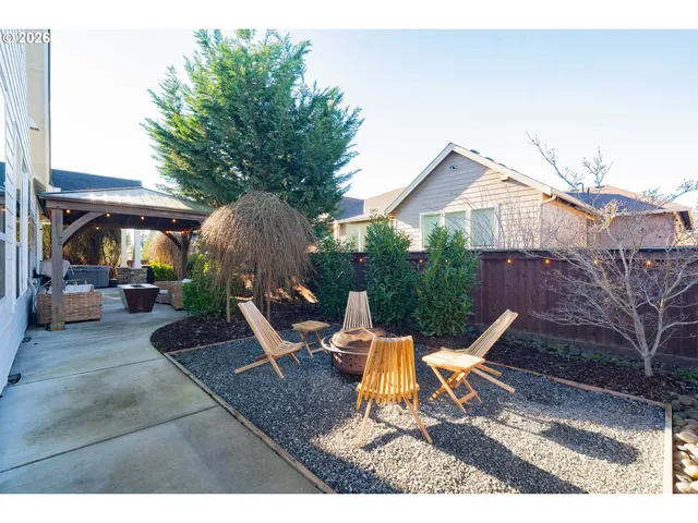 a view of a outdoor space with garden
