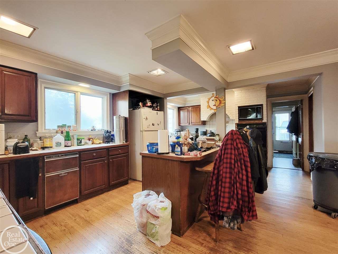 4090 North Rochester Road Rochester, MI 48306 - Photo 8 of 46