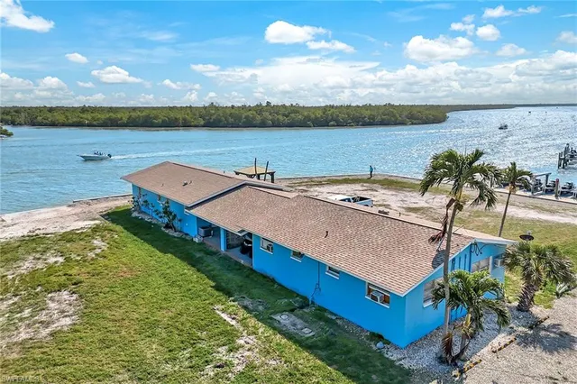 $2,900,000 | 110 E Court, Goodland, FL 34140