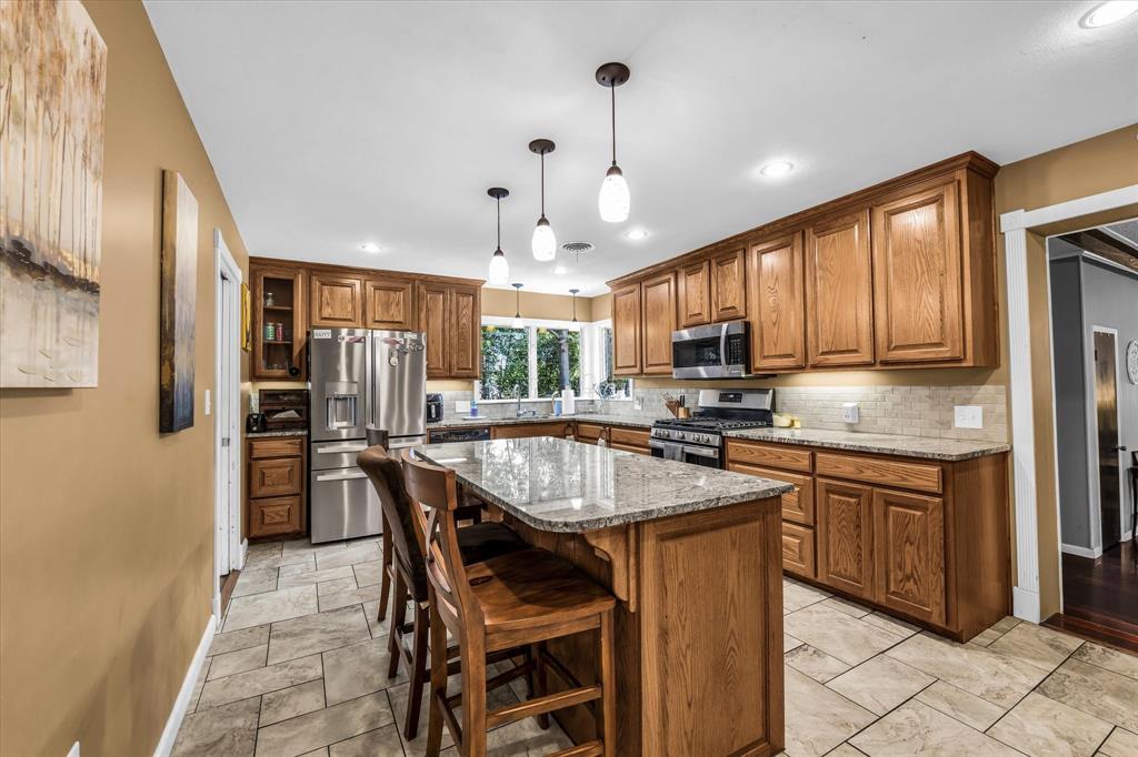 2340 Lake Ridge Circle Waco, TX 76710 - Photo 9 of 32