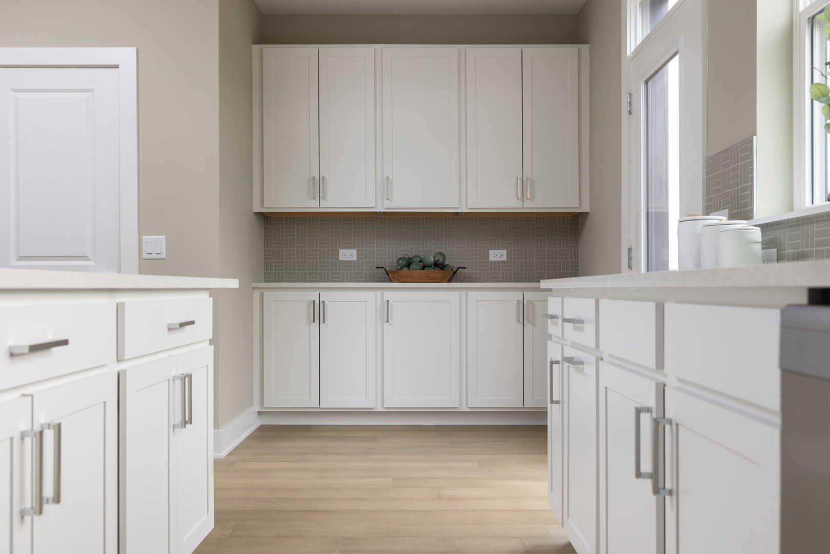 1179 Shermer Road Northbrook, IL 60062 - Photo 5 of 10 a view of cabinets and window