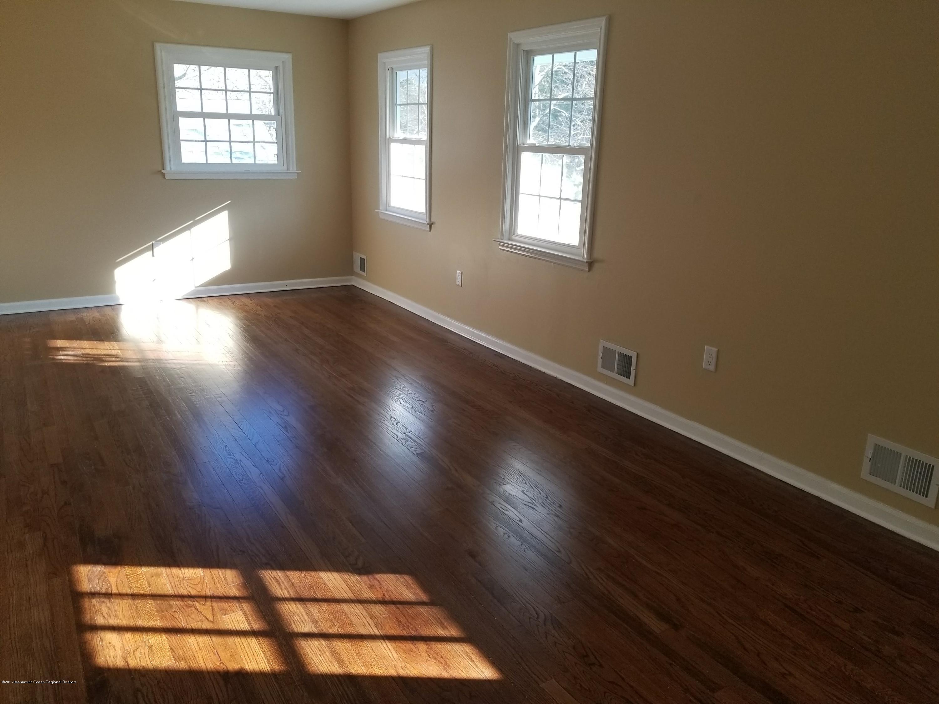 68 Tulip Lane Colts Neck, NJ 07722 - Photo 14 of 38 20171116_135946