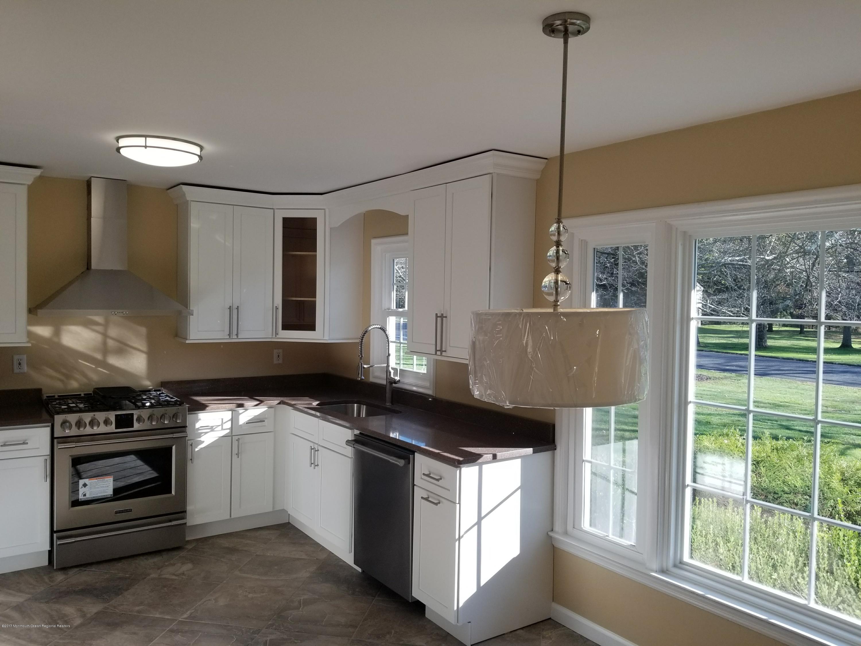 68 Tulip Lane Colts Neck, NJ 07722 - Photo 5 of 38 20171116_135715