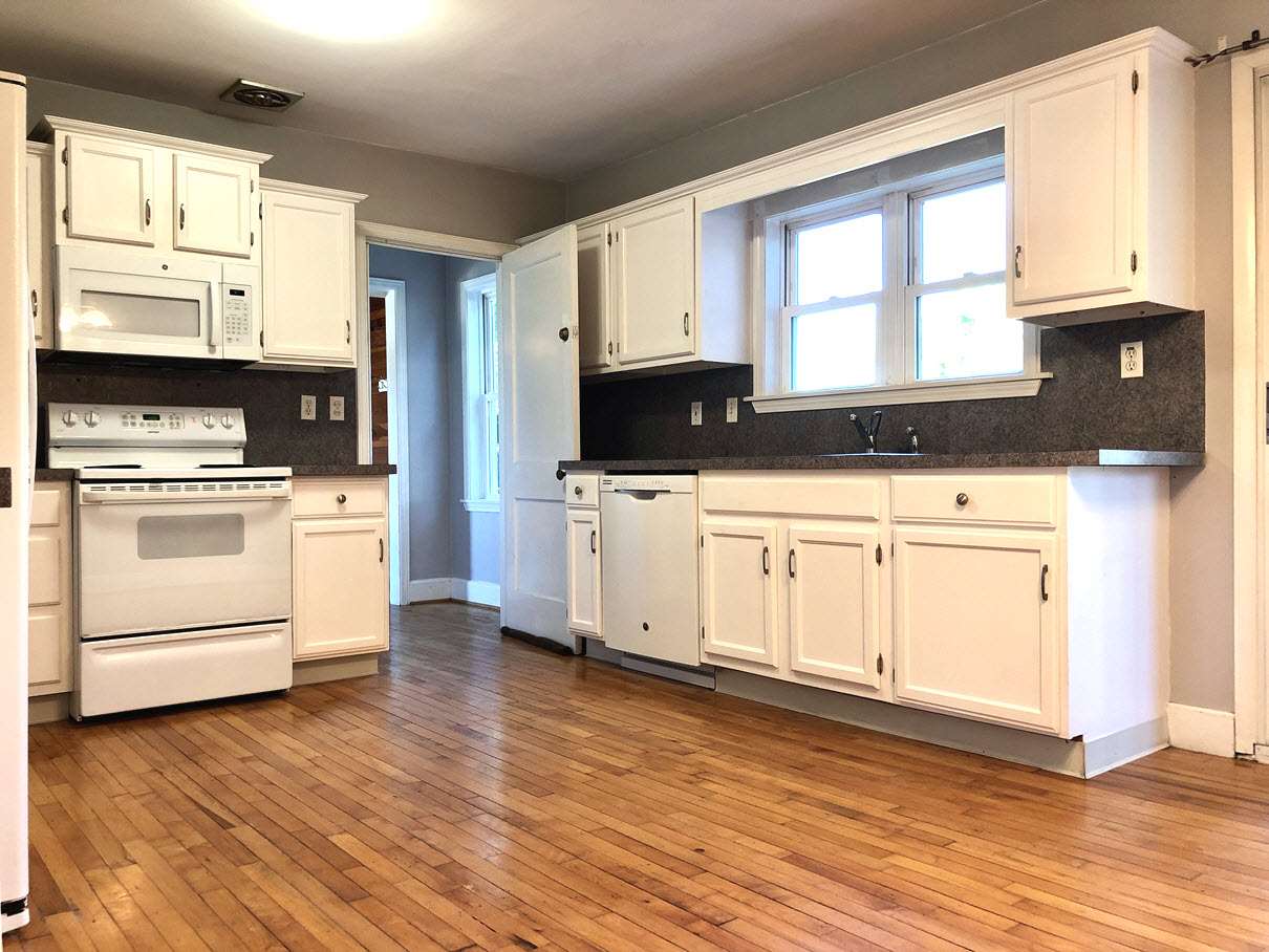 12530 Center Road Traverse City, MI 49686 - Photo 2 of 19 1873960-1.JPG