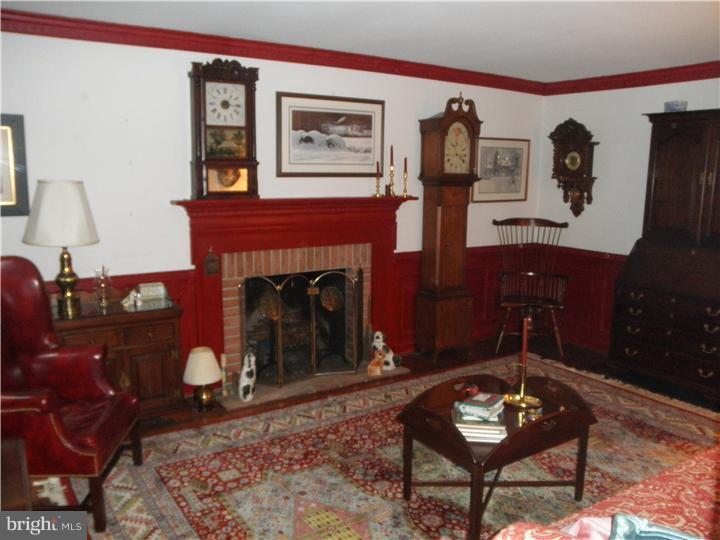 547 Oriole Road Villanova, PA 19085 - Photo 11 of 25 Library