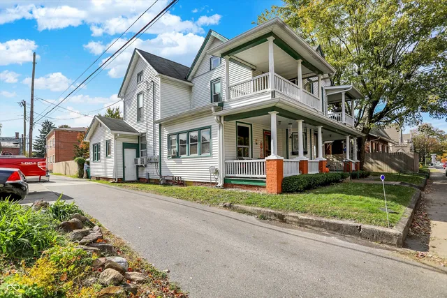 $324,000 | 147 East King Street, Franklin, IN 46131