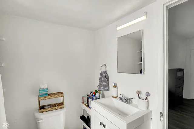 $324,000 | 147 East King Street, Franklin, IN 46131