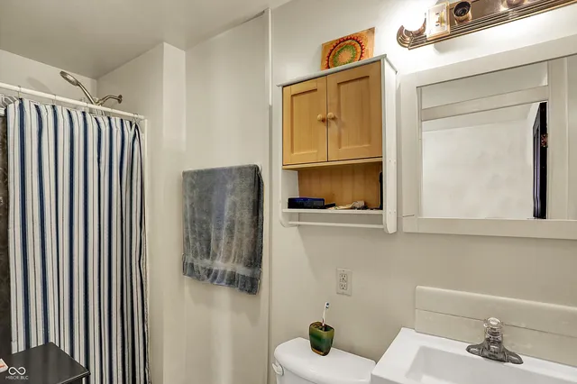 $324,000 | 147 East King Street, Franklin, IN 46131