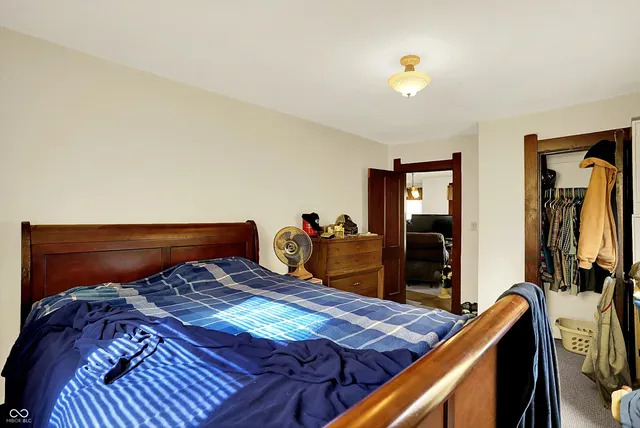 $324,000 | 147 East King Street, Franklin, IN 46131