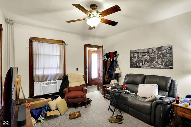 $324,000 | 147 East King Street, Franklin, IN 46131