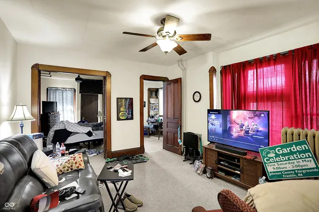 $324,000 | 147 East King Street, Franklin, IN 46131