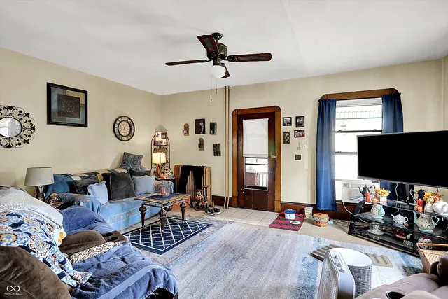 $324,000 | 147 East King Street, Franklin, IN 46131