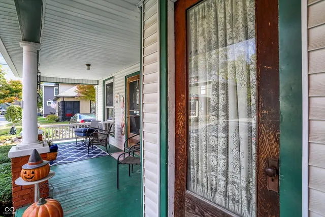 $324,000 | 147 East King Street, Franklin, IN 46131