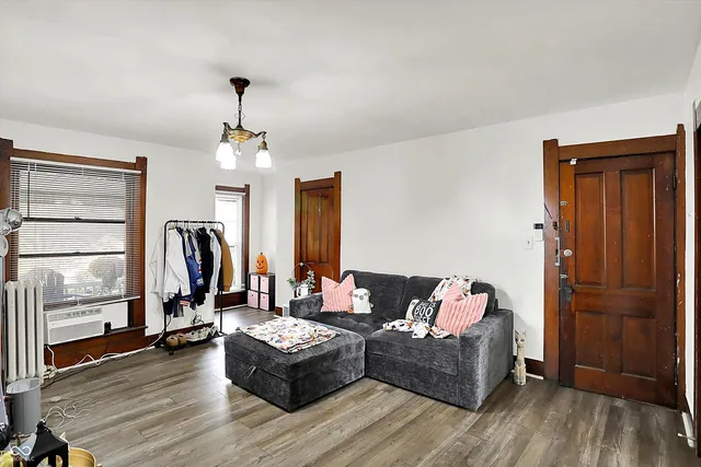 $324,000 | 147 East King Street, Franklin, IN 46131