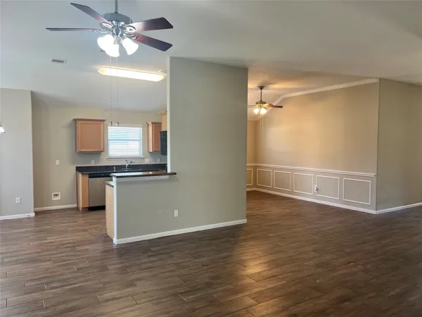 $1,775 | 2071 Midlane Drive, Conroe, TX 77301