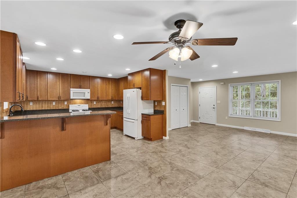 164 Crooks School Road Clinton, PA 15026 - Photo 8 of 38 Open floorpan