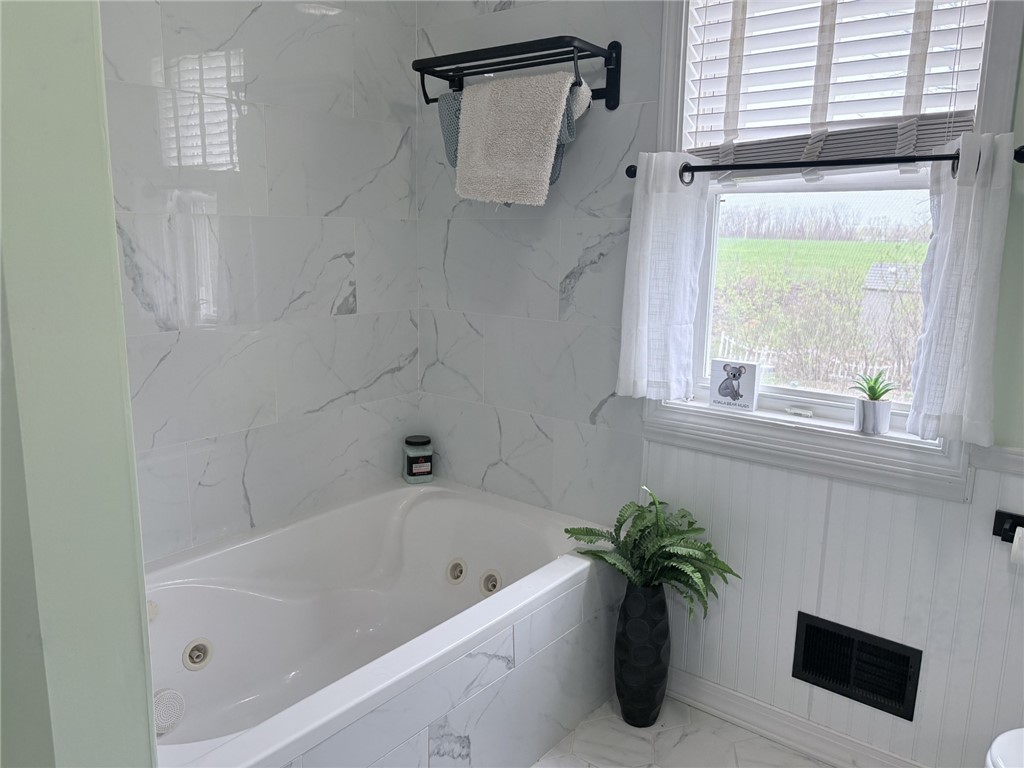 5740 Running Brook Road Farmington, NY 14425 - Photo 11 of 25 Onsuite Whirlpool